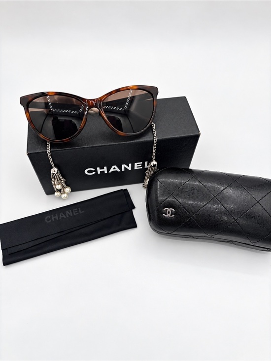 CHANEL Accessories - CHANEL Limited Edition Tortoiseshell Cat-Eye Sunglasses with Pearl Tassel Chain
